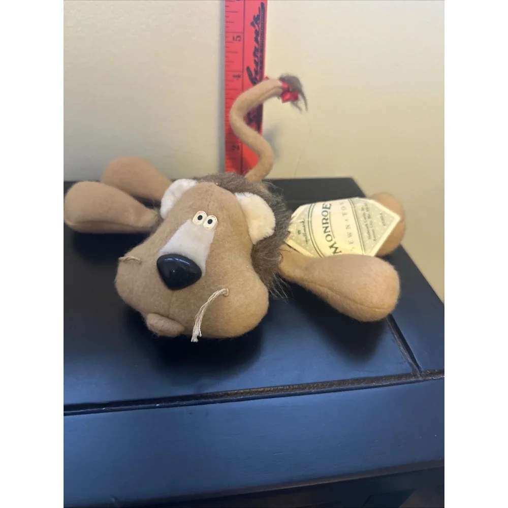Vintage 1985 Hallmark Monroe the Lion Friend‎ of Rodney Reindeer Plush Toy